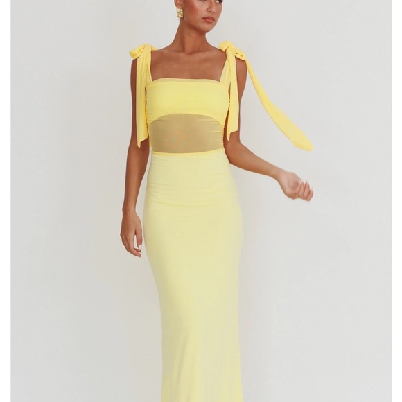 Selfie Leslie Vibrant Yellow Dress - Picture 1 of 3